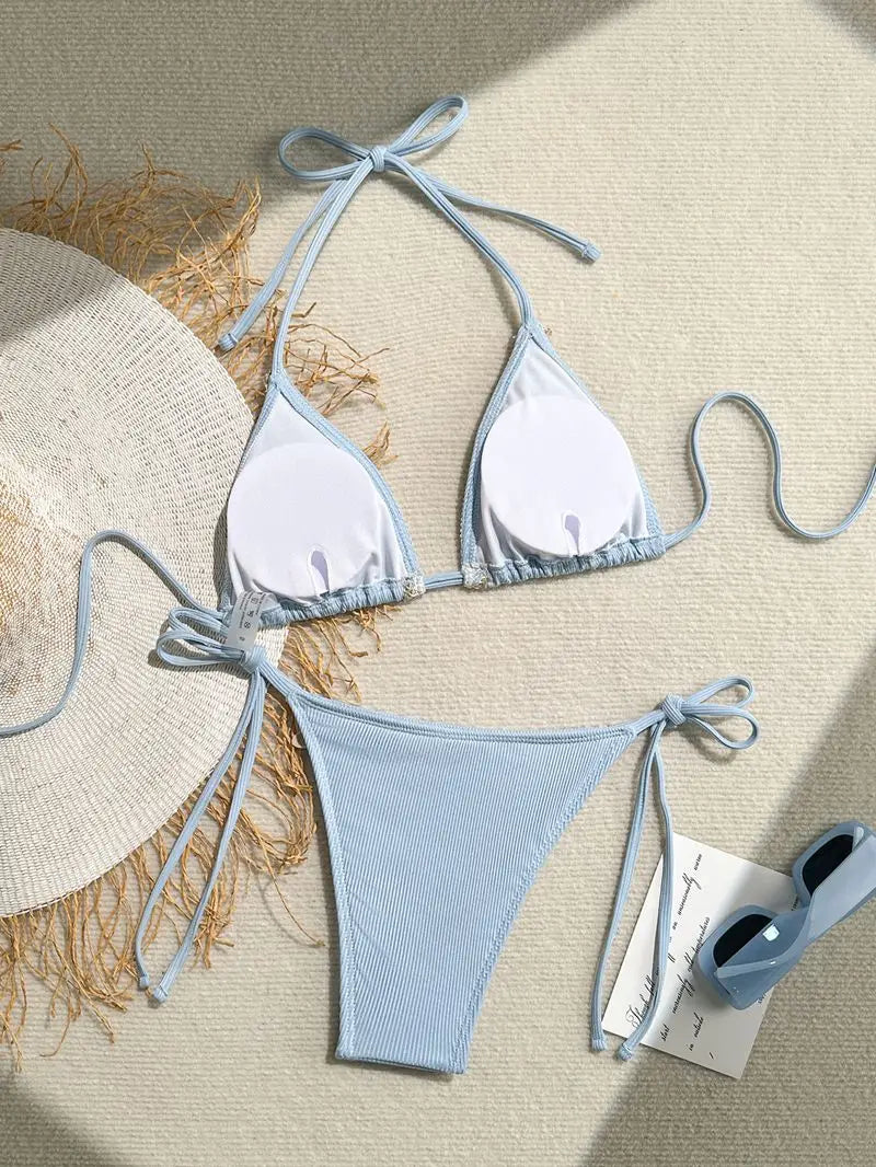 Bikini Halter Étoile de Mer & Coquillages – Look Plage Tendance et Sexy