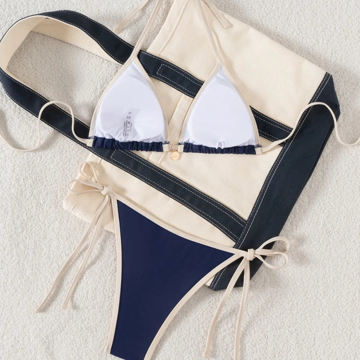Bikini Sexy Bicolore à Lacets – Collection Été 2026