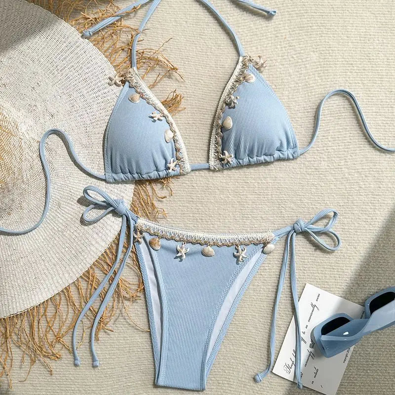Bikini Halter Étoile de Mer & Coquillages – Look Plage Tendance et Sexy