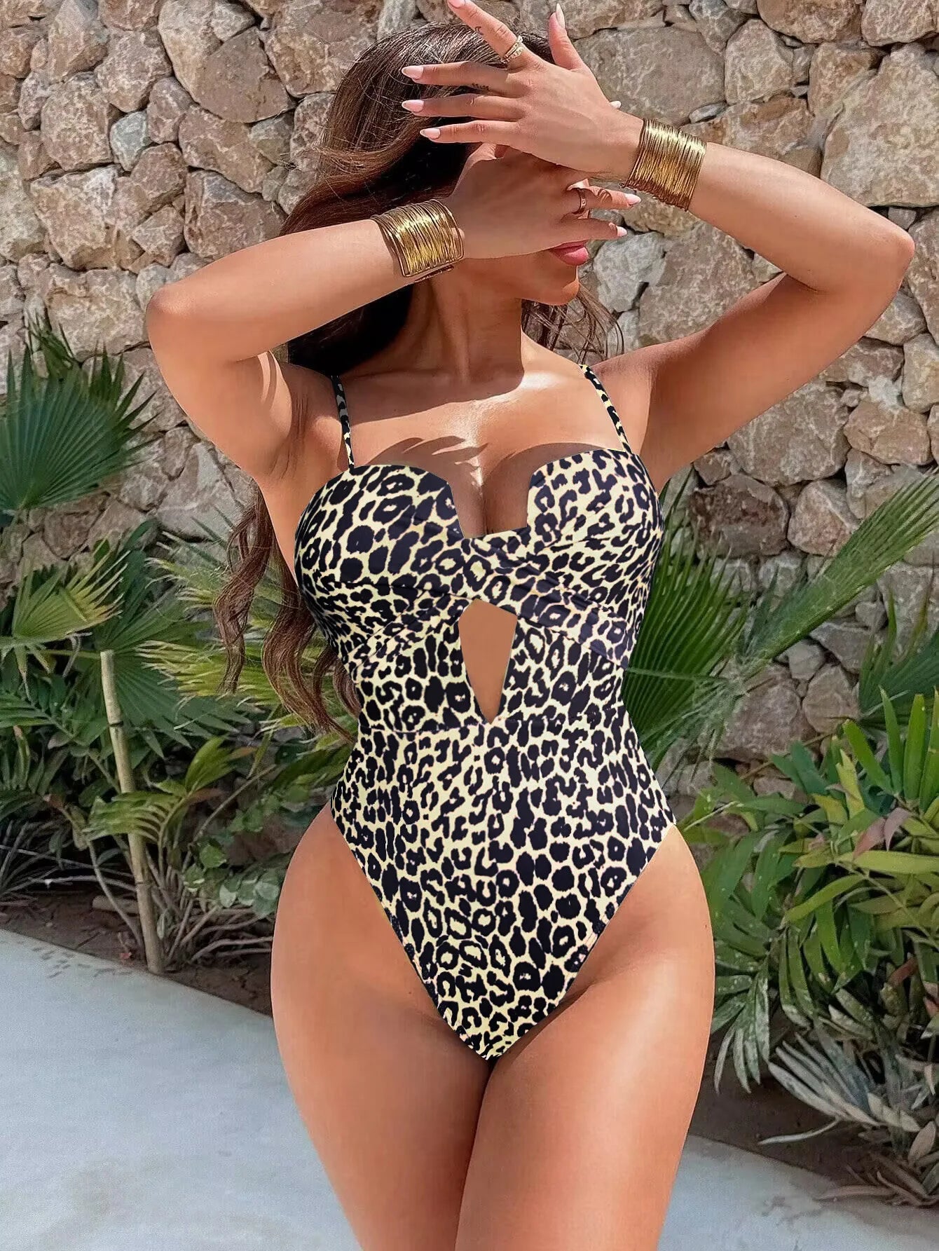 Monokini Jaune Flashy Gainant – Design Ajouré et Liens Croisés