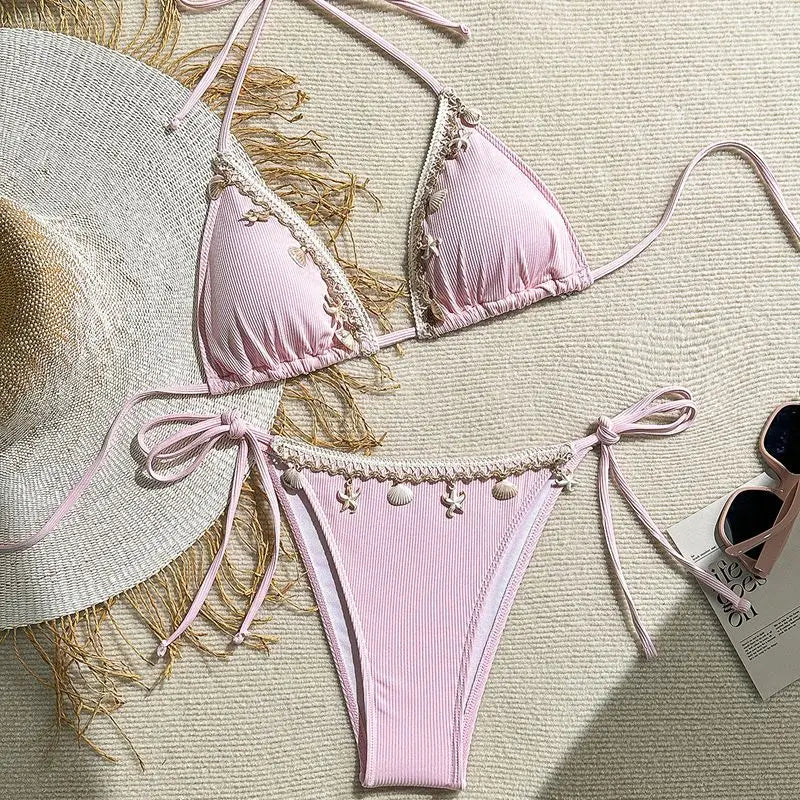 Bikini Halter Étoile de Mer & Coquillages – Look Plage Tendance et Sexy