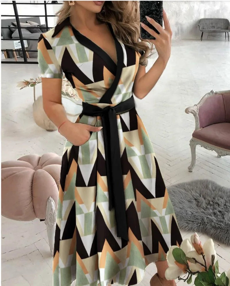 Robe Jersey Imprimée Coupe Trapèze et Taille Ceinturée