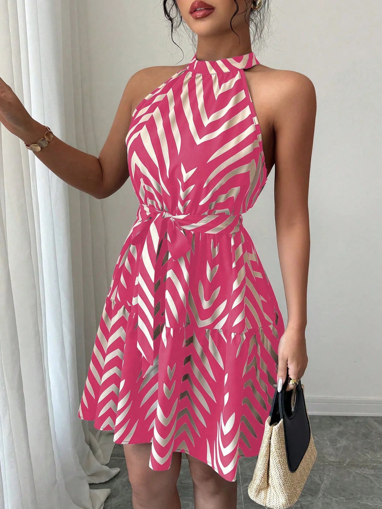 Robe Courte Trapèze à Col Montant Sans Manches – Style Chic Minimaliste & Confort