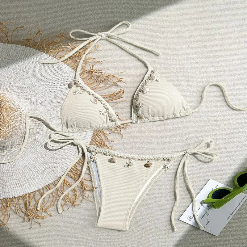 Bikini Halter Étoile de Mer & Coquillages – Look Plage Tendance et Sexy
